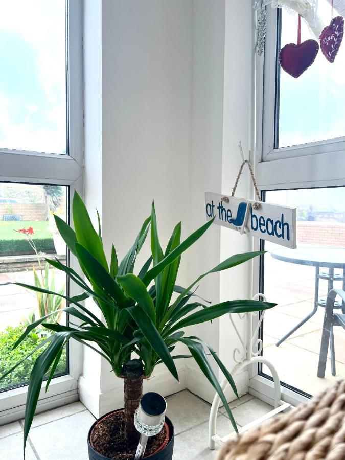 Beach Front Apartment With Free Parking, St Annes Lytham St Annes Exterior foto